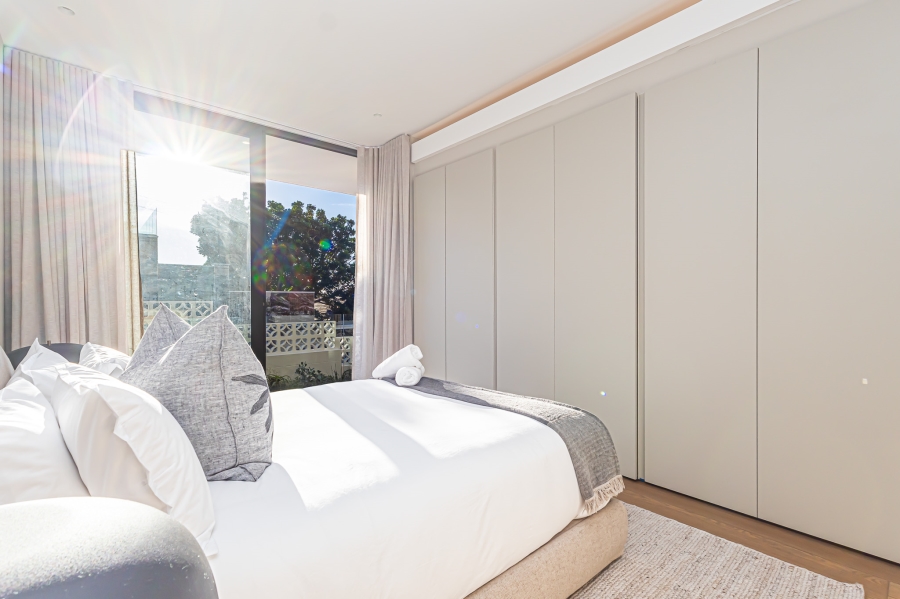 To Let 4 Bedroom Property for Rent in Fresnaye Western Cape